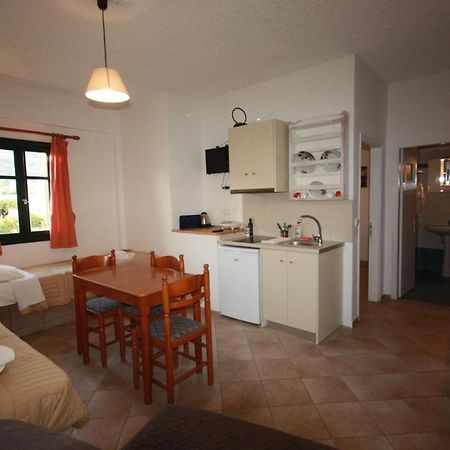 Cyclades Beach Apartments Chrisopigi  ภายนอก รูปภาพ