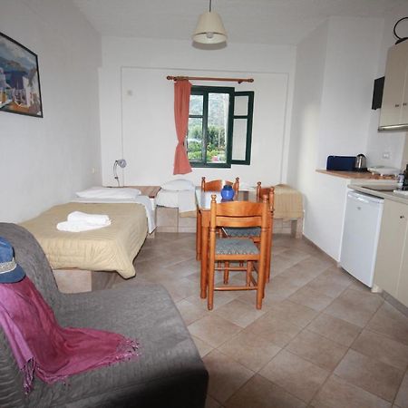 Cyclades Beach Apartments Chrisopigi  ภายนอก รูปภาพ