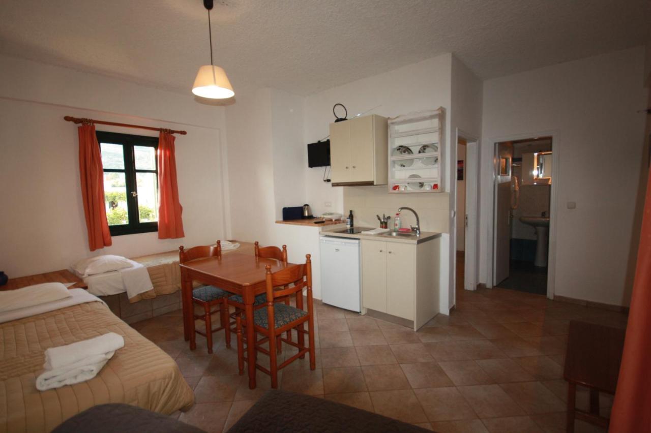 Cyclades Beach Apartments Chrisopigi  ภายนอก รูปภาพ