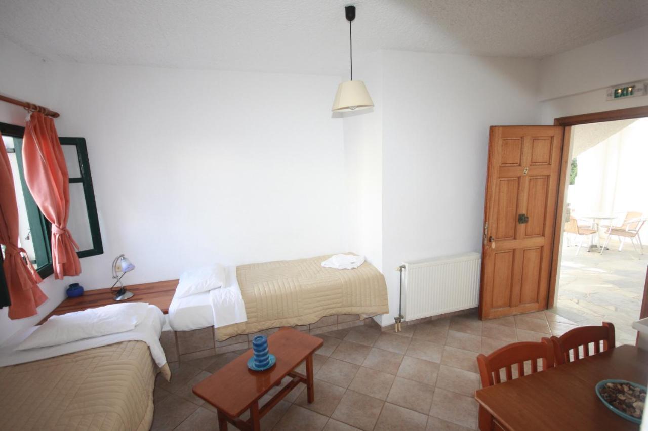 Cyclades Beach Apartments Chrisopigi  ภายนอก รูปภาพ