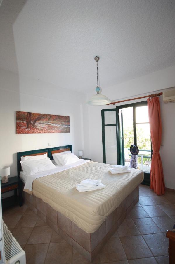 Cyclades Beach Apartments Chrisopigi  ภายนอก รูปภาพ