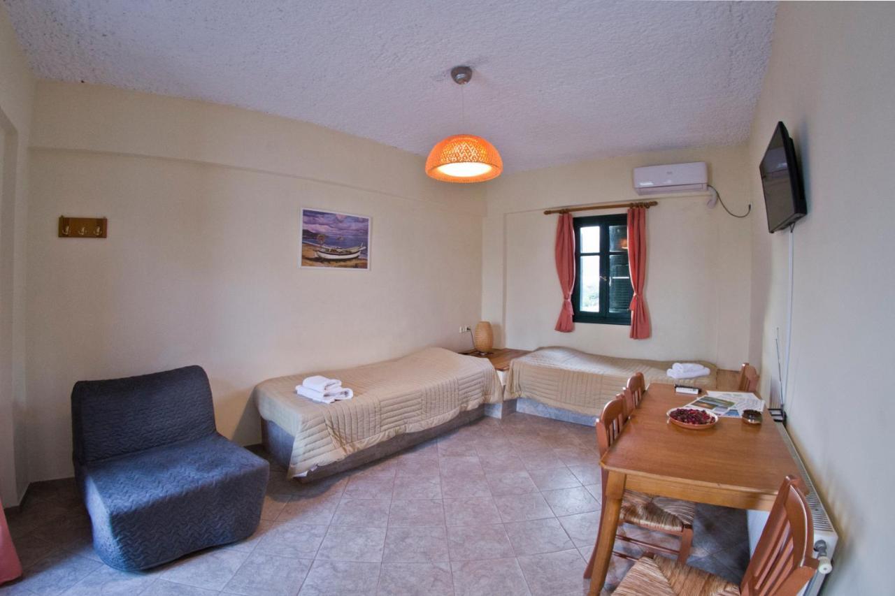 Cyclades Beach Apartments Chrisopigi  ภายนอก รูปภาพ